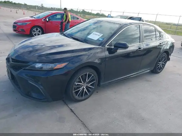 4T1G11AK5RU921343 2024 TOYOTA CAMRY - Image 2