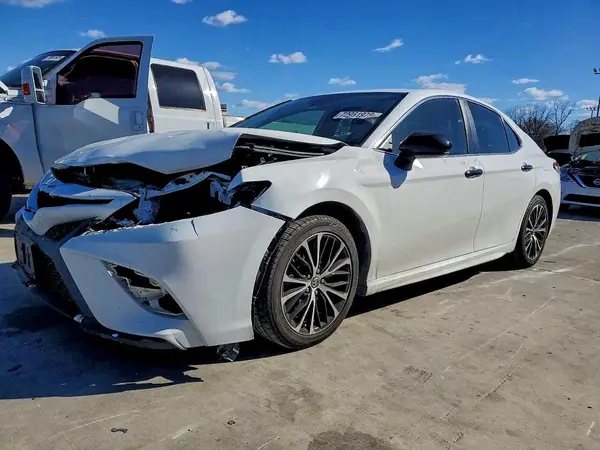 4T1G11AK6LU311975 2020 TOYOTA CAMRY - Image 1