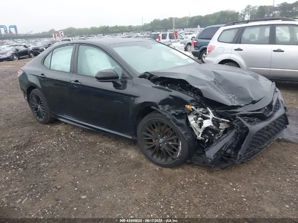 4T1G11AK6LU324158 2020 TOYOTA CAMRY - Image 1