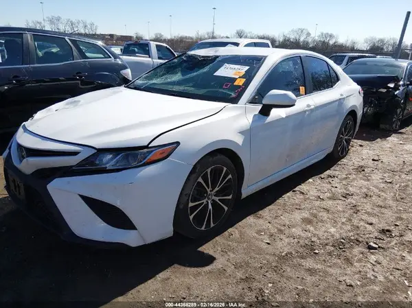 4T1G11AK6LU328923 2020 TOYOTA CAMRY - Image 2