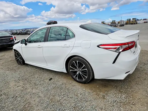 4T1G11AK6LU342806 2020 TOYOTA CAMRY - Image 2