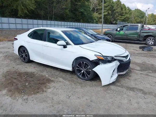 4T1G11AK6LU359962 2020 TOYOTA CAMRY - Image 1