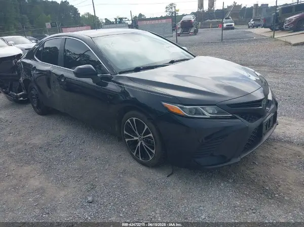 4T1G11AK6LU386823 2020 TOYOTA CAMRY - Image 1
