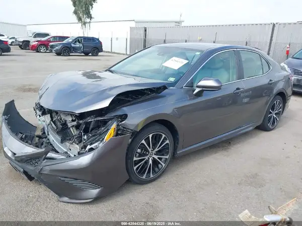4T1G11AK6LU505356 2020 TOYOTA CAMRY - Image 2