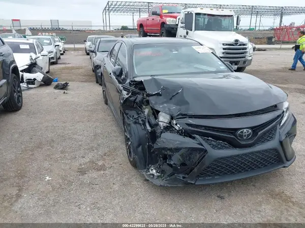 4T1G11AK6LU505986 2020 TOYOTA CAMRY - Image 1