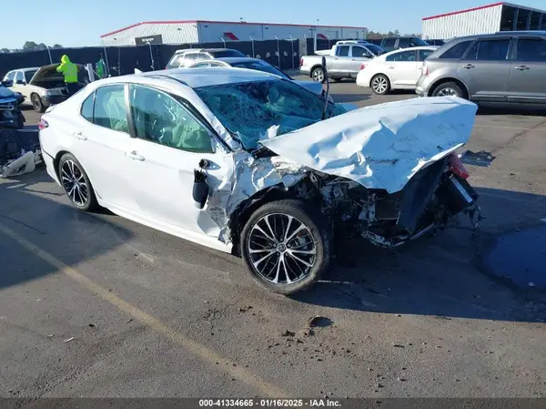 4T1G11AK6LU864044 2020 TOYOTA CAMRY - Image 1