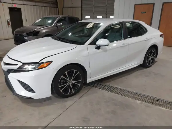 4T1G11AK6LU873925 2020 TOYOTA CAMRY - Image 2