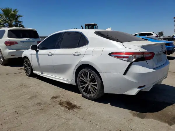 4T1G11AK6LU886819 2020 TOYOTA CAMRY - Image 2