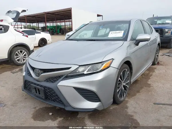 4T1G11AK6LU889395 2020 TOYOTA CAMRY - Image 2
