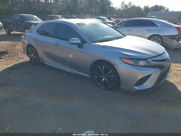 4T1G11AK6LU891504 2020 TOYOTA CAMRY - Image 1