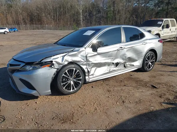 4T1G11AK6LU891504 2020 TOYOTA CAMRY - Image 2