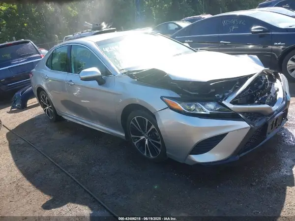 4T1G11AK6LU907958 2020 TOYOTA CAMRY - Image 1