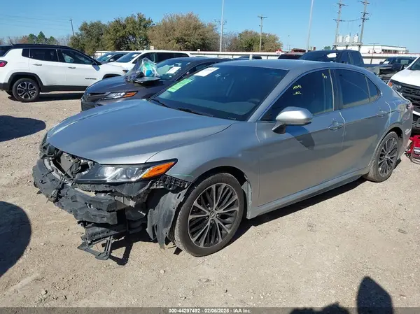 4T1G11AK6LU918961 2020 TOYOTA CAMRY - Image 2