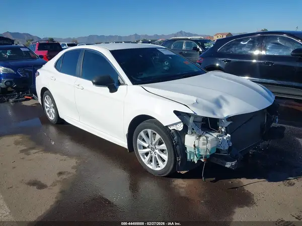 4T1G11AK6LU919138 2020 TOYOTA CAMRY - Image 1