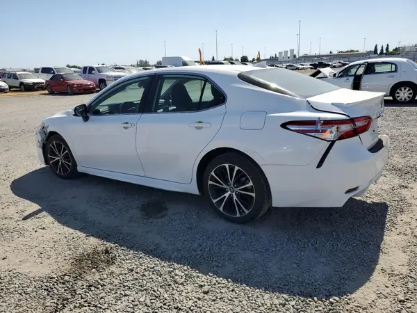 4T1G11AK6LU921696 2020 TOYOTA CAMRY - Image 2