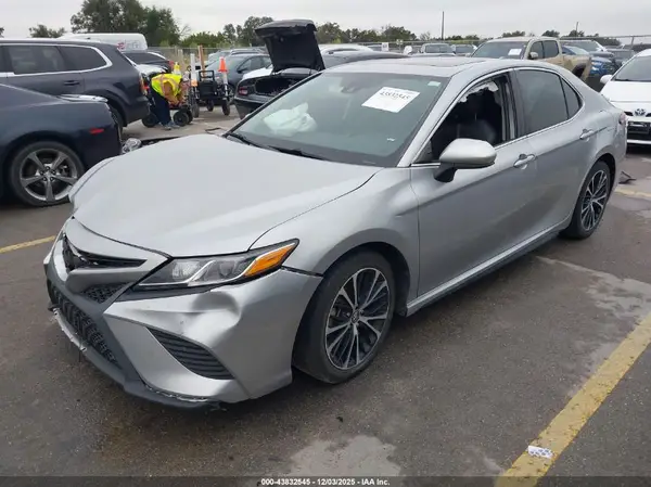 4T1G11AK6LU923383 2020 TOYOTA CAMRY - Image 2