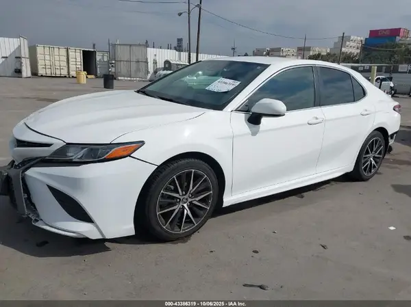 4T1G11AK6LU923478 2020 TOYOTA CAMRY - Image 2