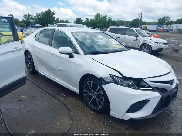 4T1G11AK6LU930463 2020 TOYOTA CAMRY - Image 1