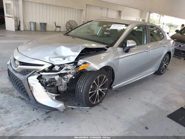 4T1G11AK6LU932519 2020 TOYOTA CAMRY - Image 2