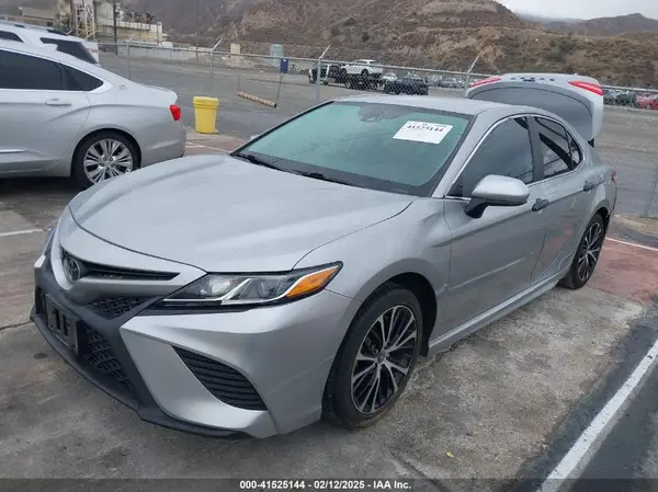 4T1G11AK6LU974558 2020 TOYOTA CAMRY - Image 2