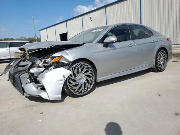 4T1G11AK6LU974737 2020 TOYOTA CAMRY - Image 1