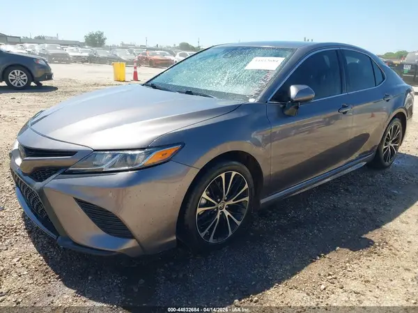 4T1G11AK6LU975175 2020 TOYOTA CAMRY - Image 2