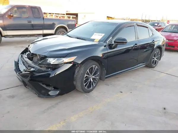 4T1G11AK6LU985527 2020 TOYOTA CAMRY - Image 2