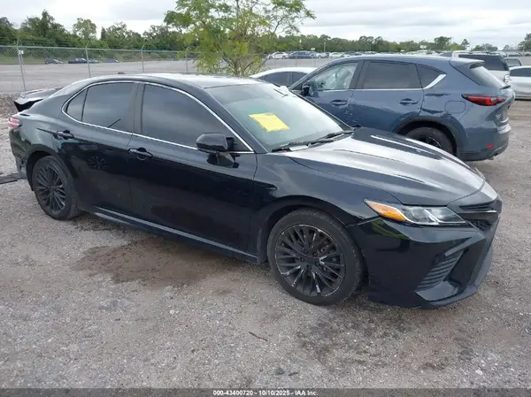 4T1G11AK6LU986368 2020 TOYOTA CAMRY - Image 1