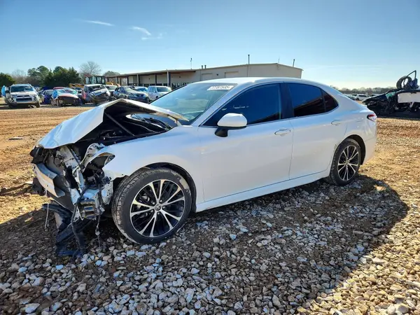 4T1G11AK6LU989173 2020 TOYOTA CAMRY - Image 1