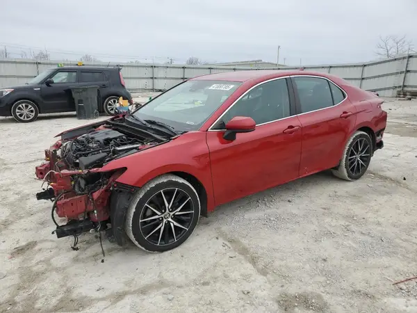 4T1G11AK6MU402603 2021 TOYOTA CAMRY - Image 1