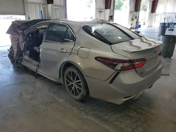 4T1G11AK6MU403413 2021 TOYOTA CAMRY - Image 2