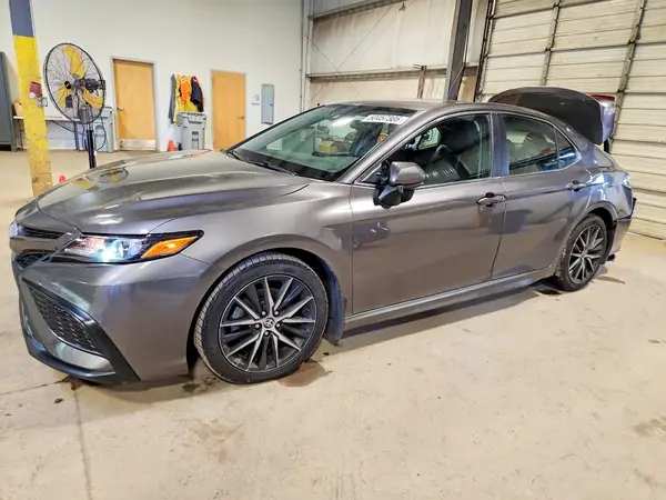 4T1G11AK6MU406831 2021 TOYOTA CAMRY - Image 1