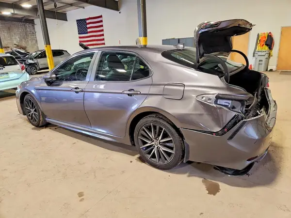 4T1G11AK6MU406831 2021 TOYOTA CAMRY - Image 2