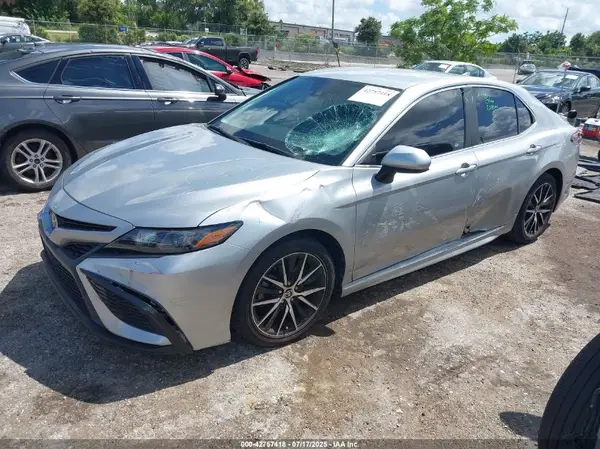 4T1G11AK6MU408496 2021 TOYOTA CAMRY - Image 2