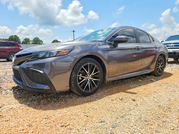4T1G11AK6MU409213 2021 TOYOTA CAMRY - Image 1