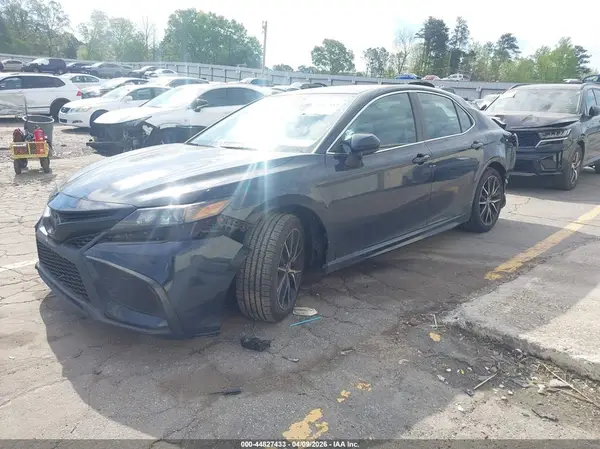 4T1G11AK6MU410779 2021 TOYOTA CAMRY - Image 2