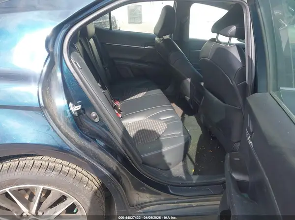 4T1G11AK6MU410779 2021 TOYOTA CAMRY - Image 8