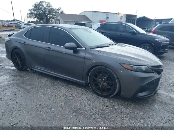 4T1G11AK6MU411012 2021 TOYOTA CAMRY - Image 1