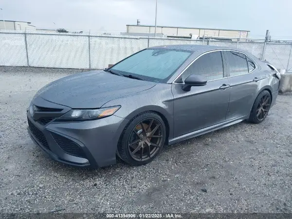 4T1G11AK6MU411012 2021 TOYOTA CAMRY - Image 2