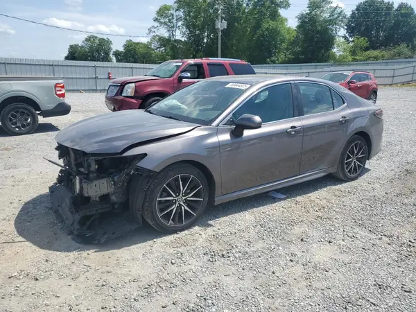 4T1G11AK6MU411981 2021 TOYOTA CAMRY - Image 1