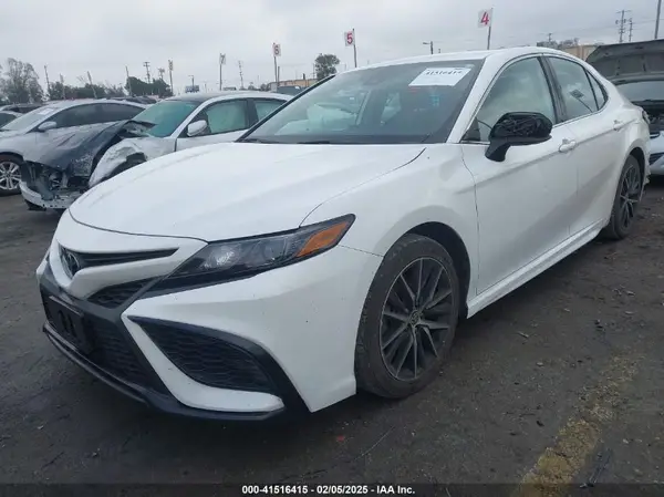 4T1G11AK6MU421930 2021 TOYOTA CAMRY - Image 2