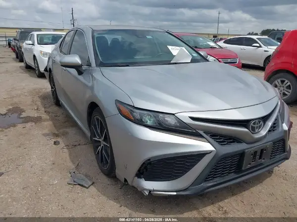 4T1G11AK6MU422432 2021 TOYOTA CAMRY - Image 1