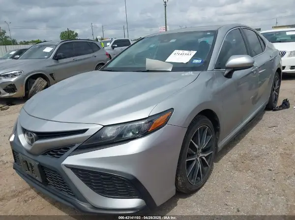 4T1G11AK6MU422432 2021 TOYOTA CAMRY - Image 2