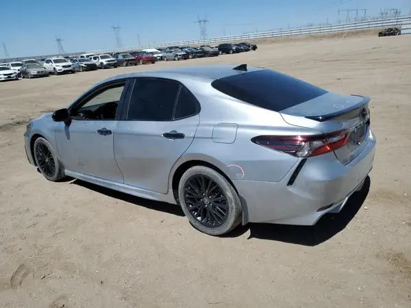 4T1G11AK6MU427050 2021 TOYOTA CAMRY - Image 2