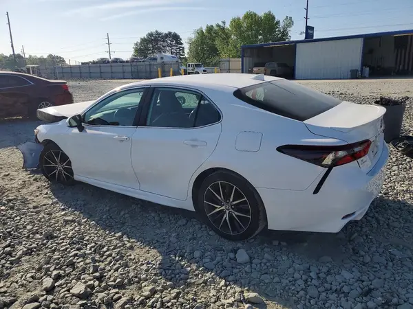 4T1G11AK6MU428344 2021 TOYOTA CAMRY - Image 2