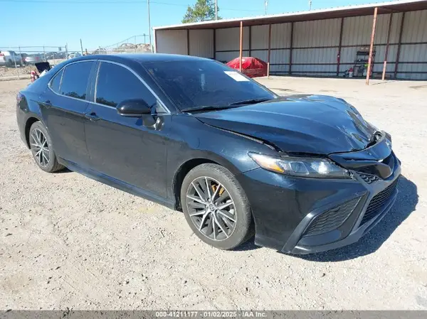 4T1G11AK6MU428585 2021 TOYOTA CAMRY - Image 1