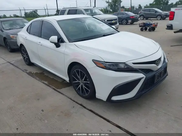 4T1G11AK6MU432779 2021 TOYOTA CAMRY - Image 1