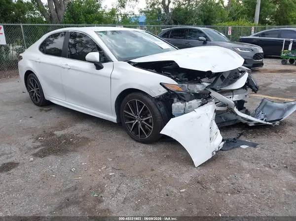 4T1G11AK6MU437304 2021 TOYOTA CAMRY - Image 1