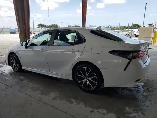 4T1G11AK6MU442356 2021 TOYOTA CAMRY - Image 2