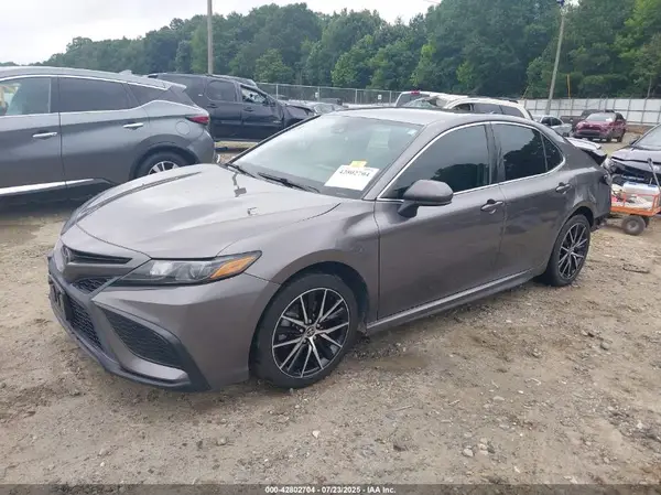 4T1G11AK6MU444804 2021 TOYOTA CAMRY - Image 2